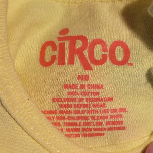 CIRCO 🦋 NWOT 2pc Ruffled Yellow Butterfly Onesie 'n Multi Striped Shorts Set NB - Picture 9 of 12